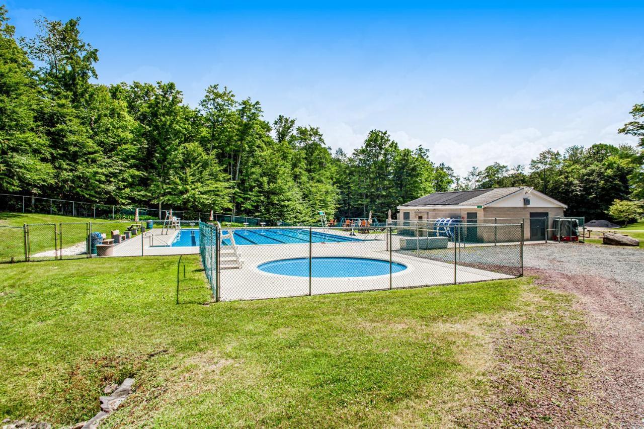 Friendship Lodge Pocono Lake Экстерьер фото