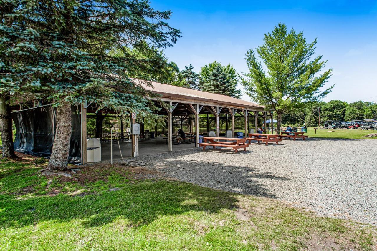 Friendship Lodge Pocono Lake Экстерьер фото