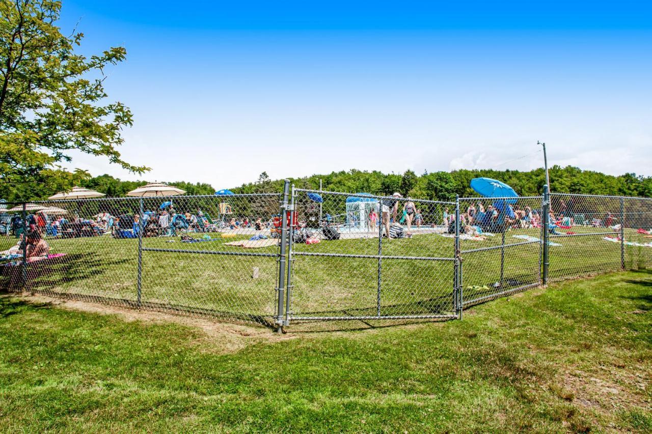 Friendship Lodge Pocono Lake Экстерьер фото